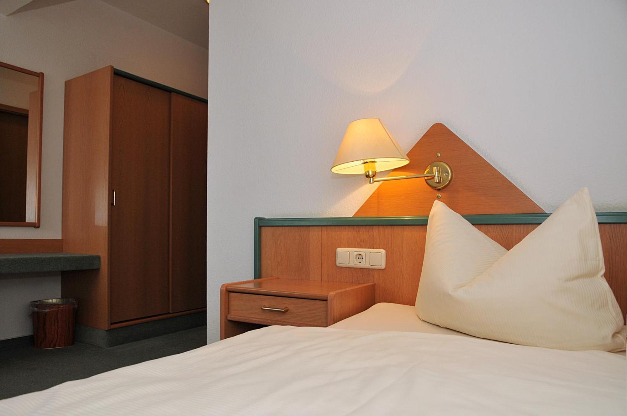 Hotel Friesen Werdau Extérieur photo