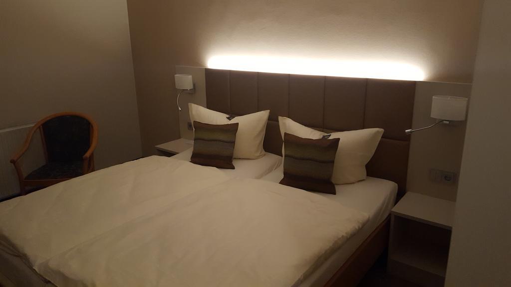 Hotel Friesen Werdau Extérieur photo