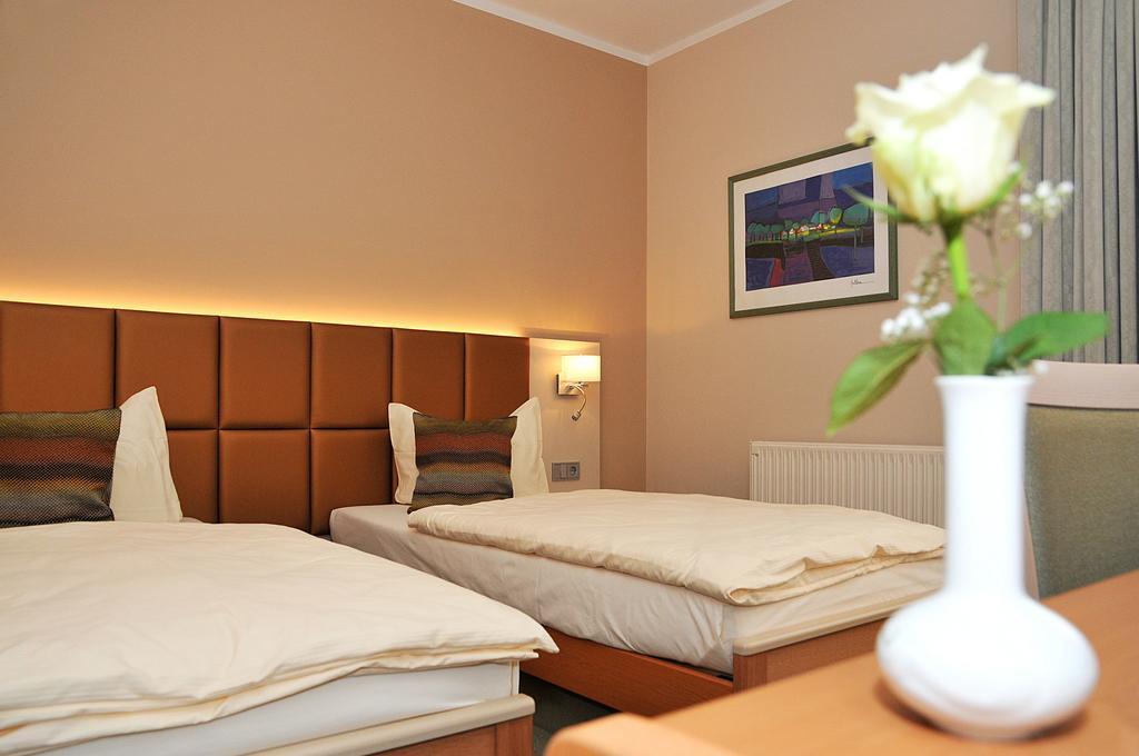 Hotel Friesen Werdau Extérieur photo