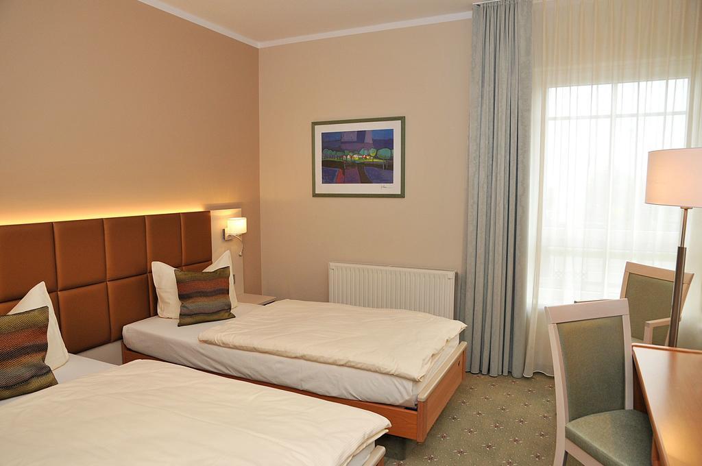 Hotel Friesen Werdau Extérieur photo